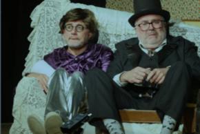 A QUELLE HEURE ON MENT ?