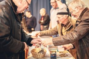 villeneuve-minervois-2019-01-marche-truffe-vente-cr-vincent-photographie-adt-aude