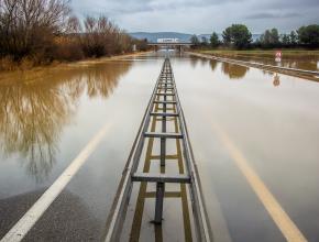 La route des plages, à Narbonne, inondée lors des intempéries de janvier 2026 dans l'Aude.