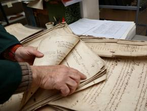 Les vieux manuscrits des archives départementales de l'Aude