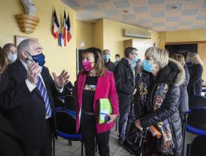 Le maire de Villegailhenc Michel Proust a détaillé le projet de reconstruction de la commune et du pont.