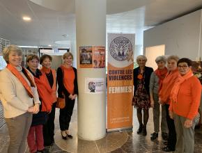 Hélène Sandragné a reçu les représentantes du club Soroptimist de Carcassonne pour témoigner du soutien du Département dans toute action visant à éradiquer les violences faites aux femmes.