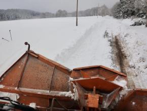 Opérations de déneigement sur le secteur de Cuxac-Cabardès La Loubatière