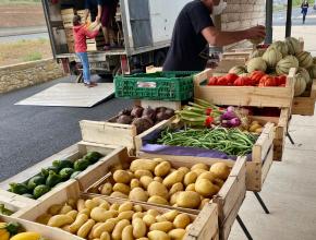 l'aire de vente des producteurs audois de beragne à trèbes