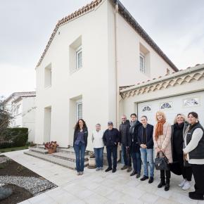 René, propriétaire d'un logement rénové, a reçu l'ensemble des acteurs du programme d'intérêt général départemental de lutte contre la précarité énergétique.