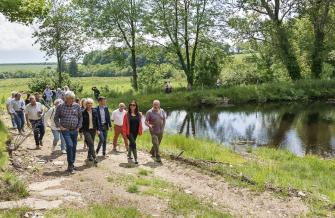 signature de la charte d'engagement zones humides entre le département de l'Aude, la chambre d'agriculture, ECODIV, l'agence de l'eau et les éleveurs