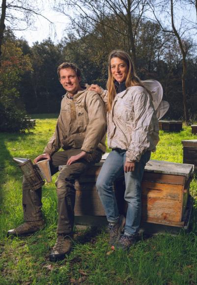 Jacinthe Jean et Paul Luttge, apiculteurs à Saint-Hilaire.