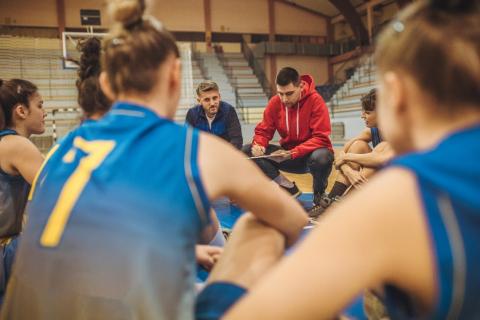 BASKETTEUSES AVEC LEUR COACH