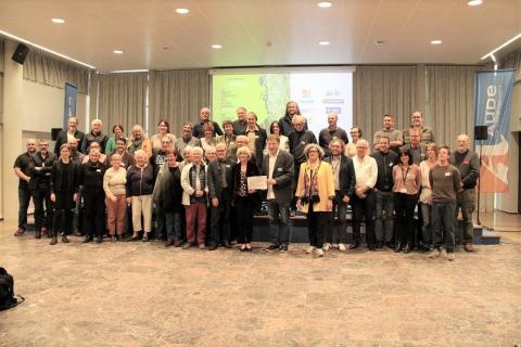 Signature de la Déclaration de Carcassonne lors du colloque international sur les allées d'arbres.