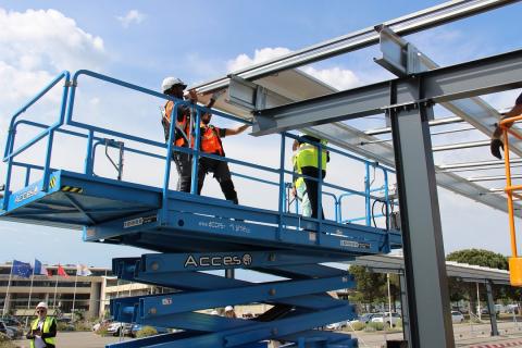 CHANTIER POSE OMBRIERES PHOTOVOLTAIQUES DEPARTEMENT DE L'AUDE