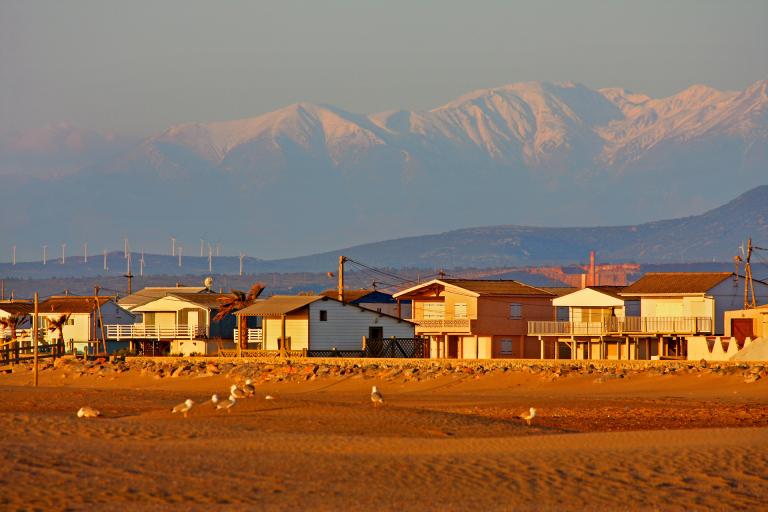 Vue sur des maisons sur la plage