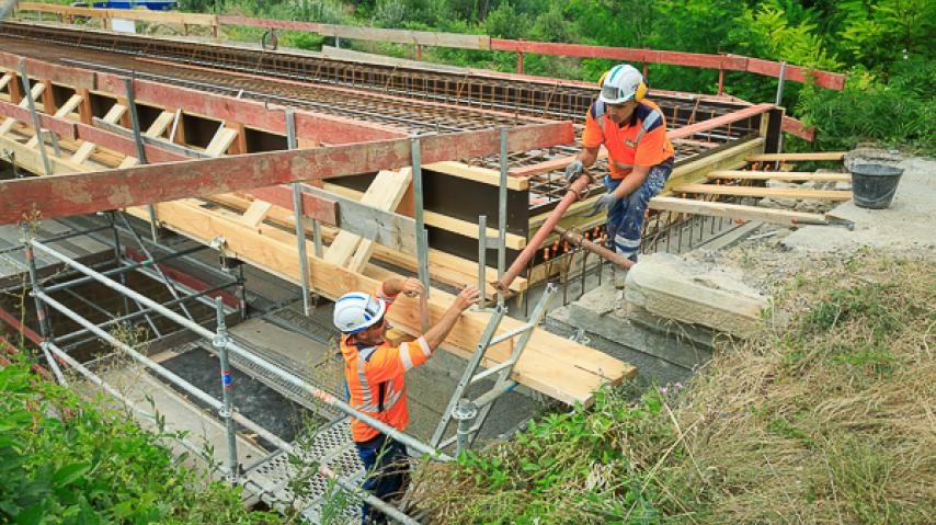 Reconstruction du pont de Verzeille.