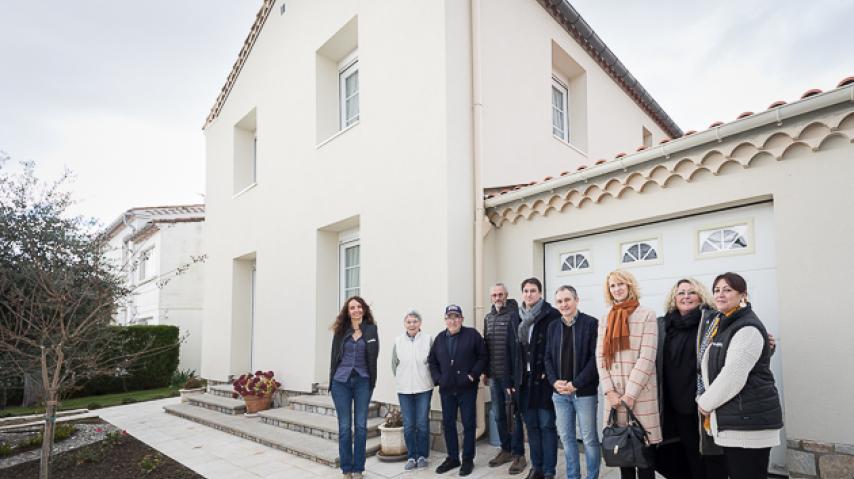 René, propriétaire d'un logement rénové, a reçu l'ensemble des acteurs du programme d'intérêt général départemental de lutte contre la précarité énergétique.