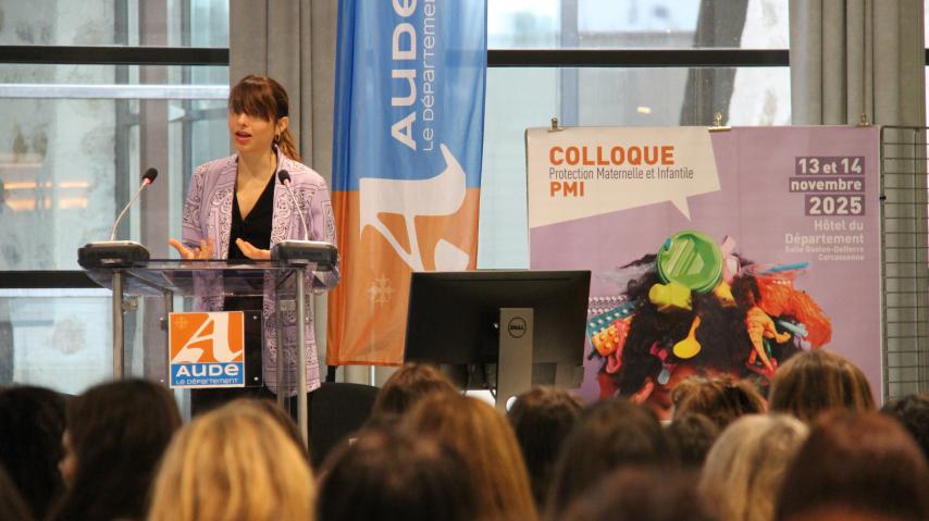 Chloé Danillon, vice-présidente déléguée à la protection de l'enfance et l'action sociale de proximité, a ouvert le colloque.