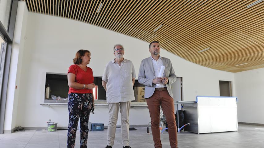 Le chantier de reconstruction du collège Alain se poursuit, comme a pu le constater le vice-président délégué à l'éducation et aux collèges, Sébastien Gasparini (à droite).