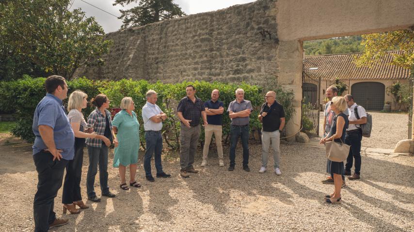 Lors d'une visite de terrain début octobre, Hélène Sandragné avait rencontré les vignerons de Sainte-Eugénie, à Peyriac-de-mer.
