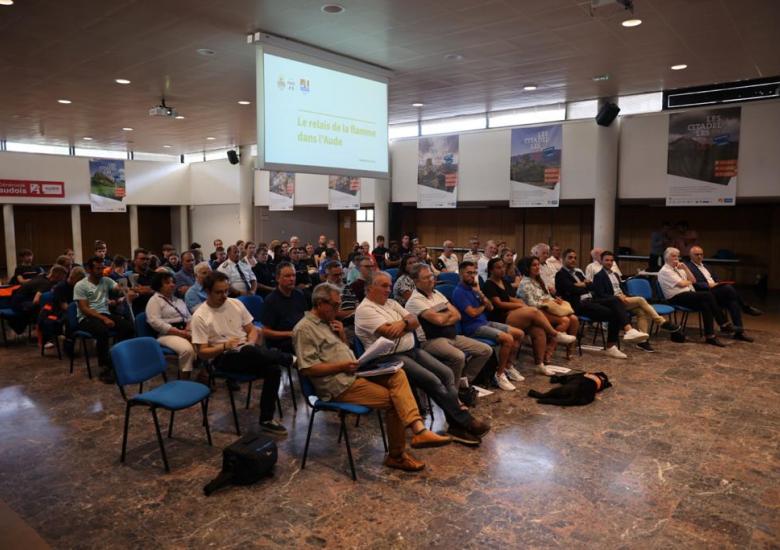 L'assemblée à l'annonce de la date du passage de la flamme olympique dans l'Aude.